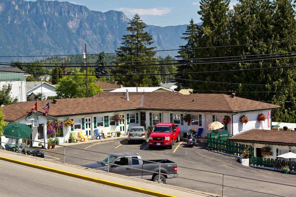 Creston Valley Motel Экстерьер фото