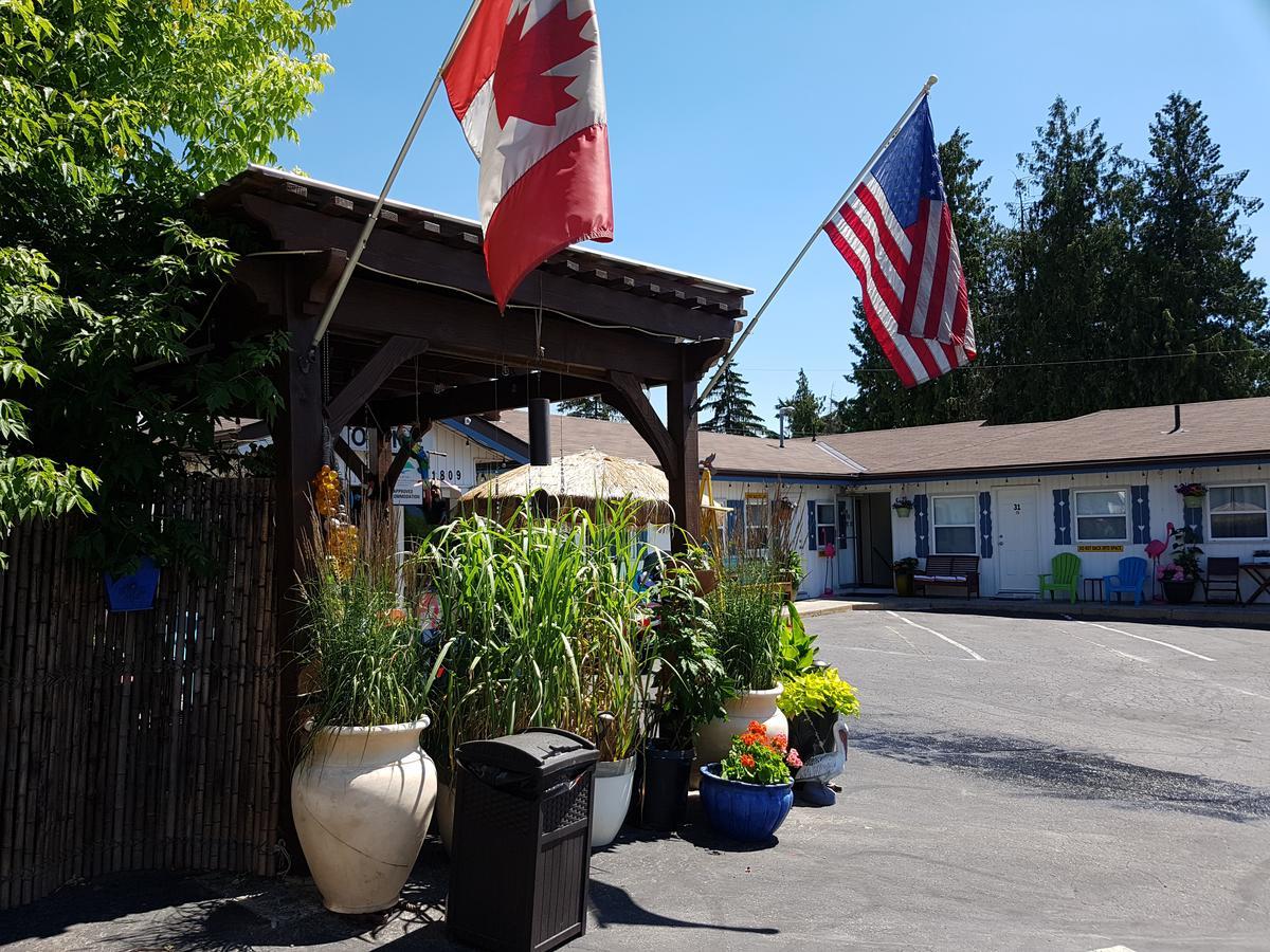 Creston Valley Motel Экстерьер фото