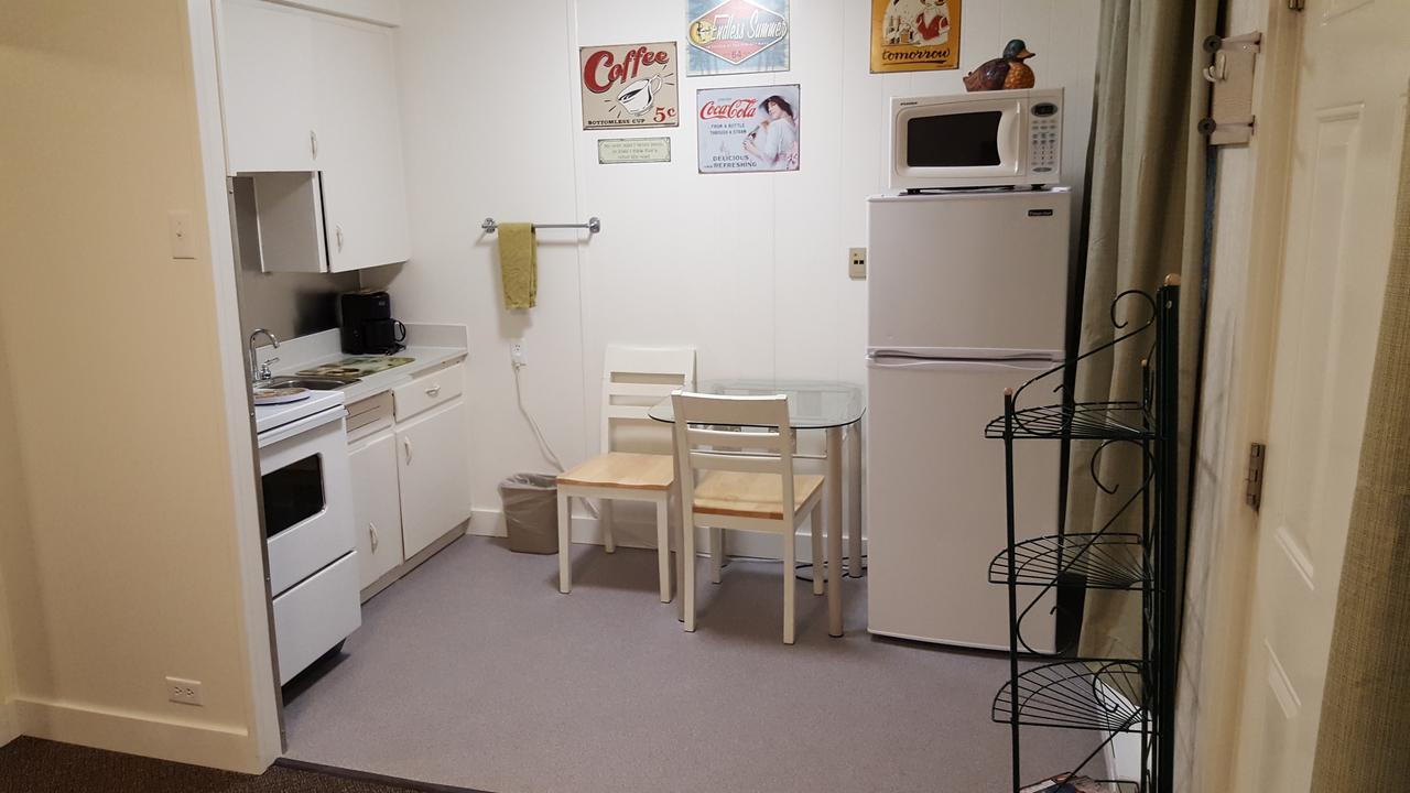 Creston Valley Motel Экстерьер фото